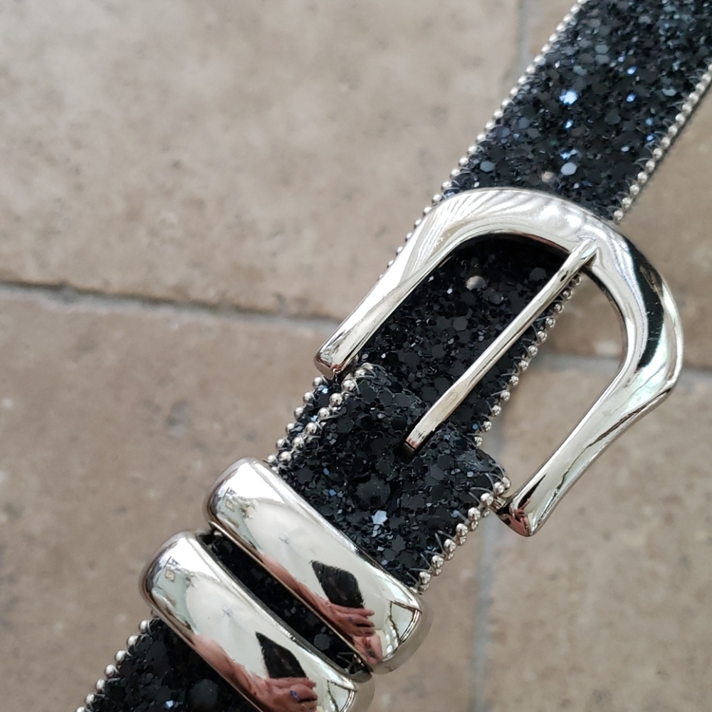 A. BROD 👍 STUNNING BEAUTIFUL BELT (only a bundle of 3 or more)